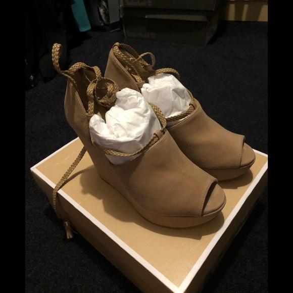 Michael Michael Kora Hastings wedge suede khaki - Picture 1 of 3